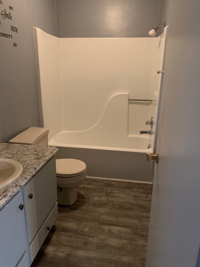 Photo - 103 Hines Blvd