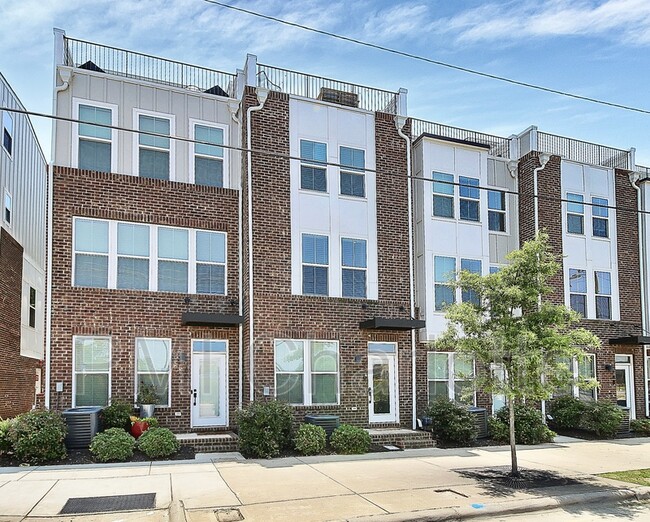 Photo - 256 Parkwood Ave