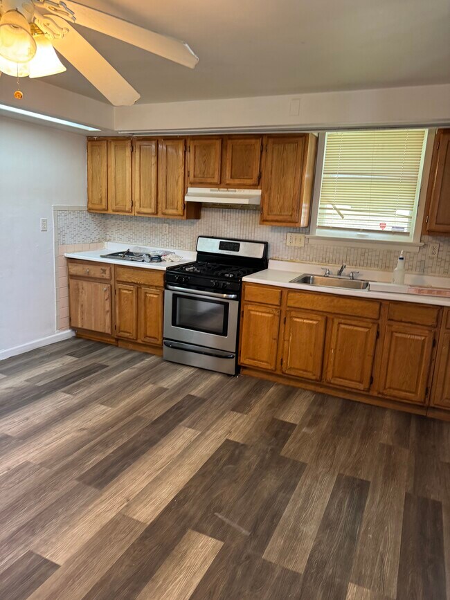 Photo - 228 Locust St