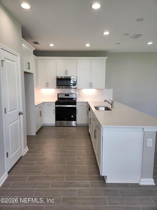 Photo - 118 Pinebury Ln