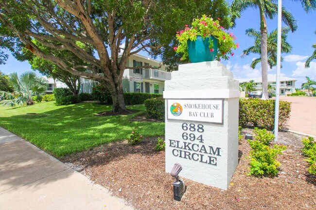 Photo - ** SMOKEHOUSE BAY OF MARCO ** 2/2 SEASONAL UNIT ON MARCO ISLAND AVAILABLE ** BEST WATERWAY VIEW H... Unit 1123