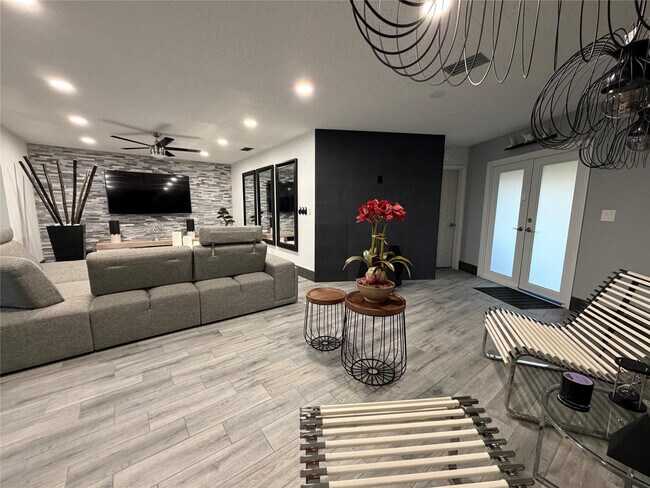 Photo - 11240 NW 43rd St