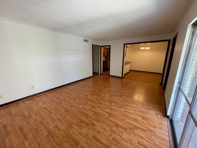 5808 Sandhurst Ln Unit 5808 Sandhurst Unit D