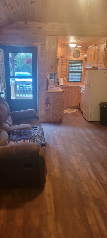 Photo - 621 St Luke Church Rd