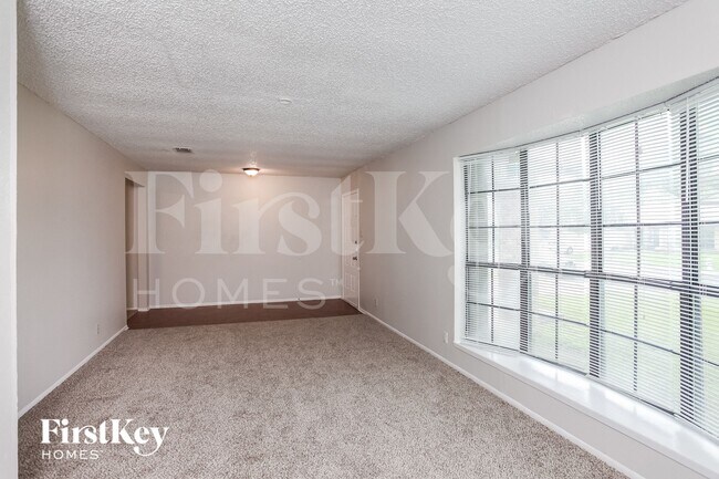 Photo - 7527 Lincoln Village Dr