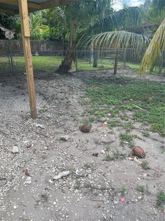 Photo - 2884 SW 19th Pl Unidad A