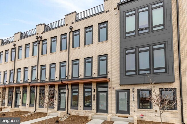 Photo - 2607 1st St NW