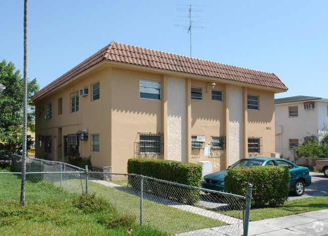 Building Photo - 1811 NW 19th Terr Rental