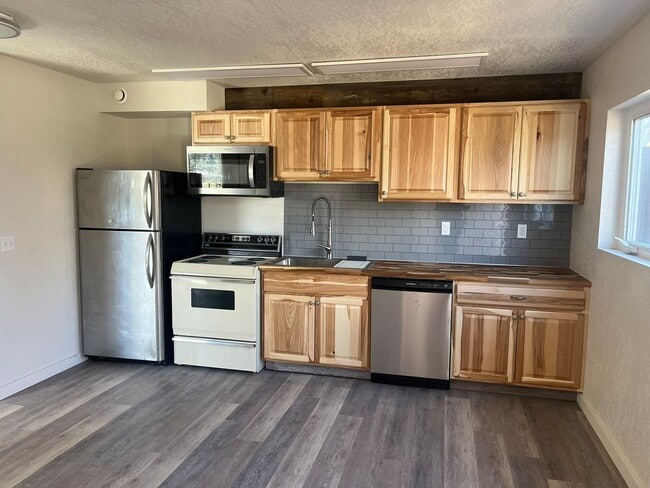 Building Photo - Smith Unit 111 2nd Ave S #A Rental
