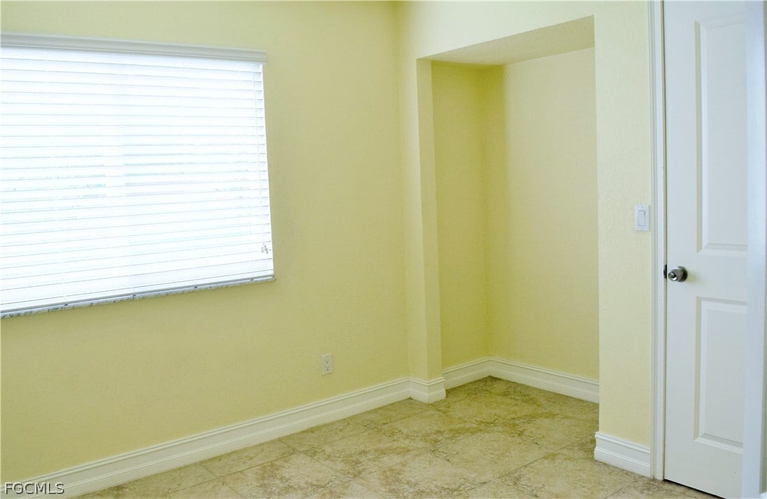 Photo - 3175 Royalston Ave Unidad 105