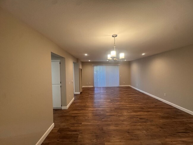 Photo - Spacious 2 Bed / 2 Bath Long Beach Condo Near Traffic Circle, CSULB & Belmont Heights