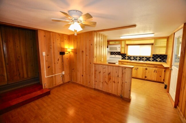 Photo - FOR LEASE! 1 BR - 1 BA - 1 Car Garage -  680 sf - Two-Story Apartment in a a Great Location Near ...