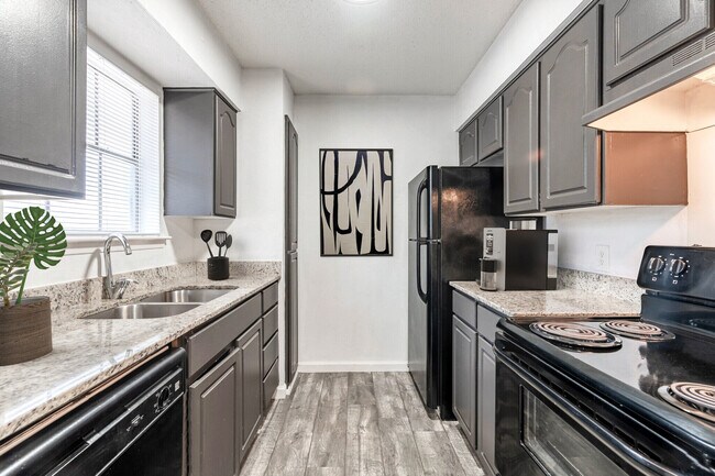 Photo - Flats at Brentwood