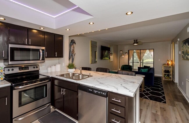 Photo - 1002 Windsong Cir