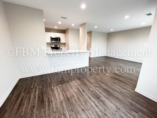 1203 N Clay St Unit 121