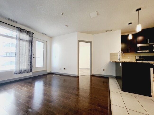 Photo - 5151 Windermere Blvd