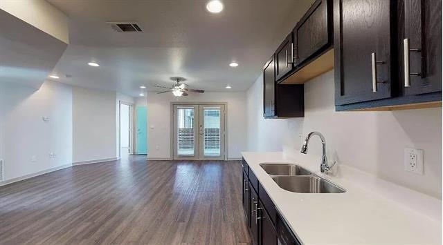 Building Photo - 1925 Moser Ave Unit A3