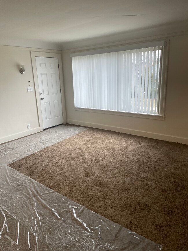 Living room - 14353 Strathmoor St Unit Upstairs