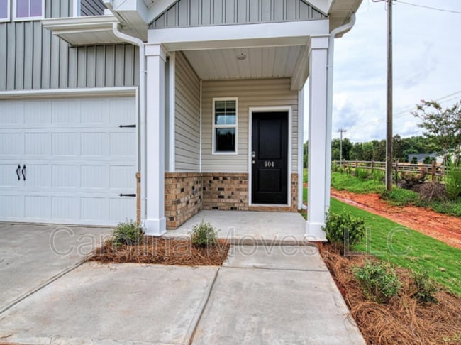 Photo - 904 Bryden Ln