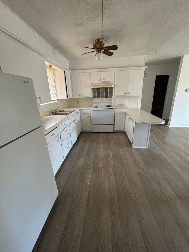 Photo - 1612 58th St Unidad B