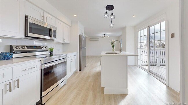 Photo - 37 Village Rd Unit 2