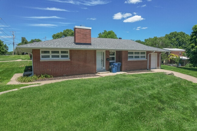 Photo - 2401 Willow Dr