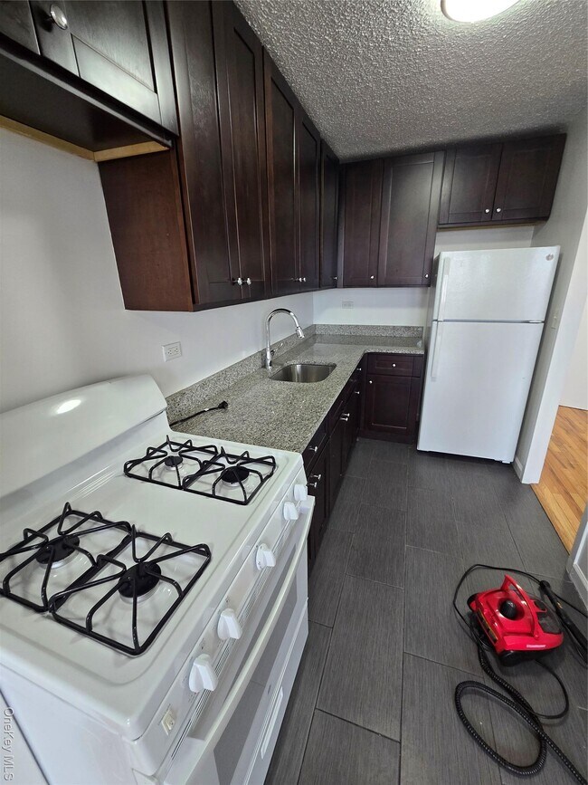 Photo - 34-12 113th St Unit 7L