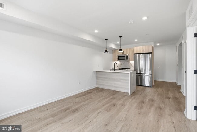 Building Photo - 209 New St Unit 5B