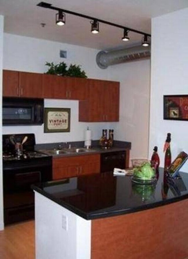 Lincoln Pointe Lofts