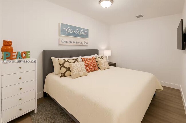 1321 NE 118th St Unit 1