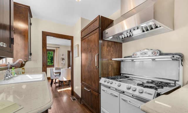 Building Photo - 852 Laveta Terrace