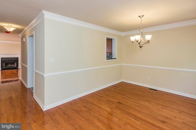 Photo - 20 Exeter Ct