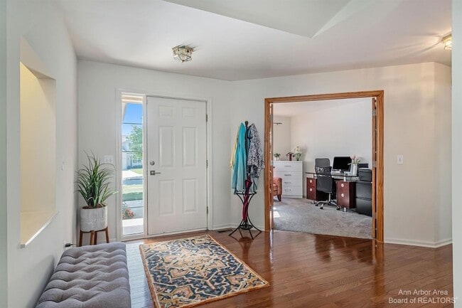 Photo - 4267 Knollcrest Dr