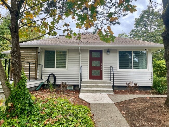 Photo - 7605 Sunset Cir W