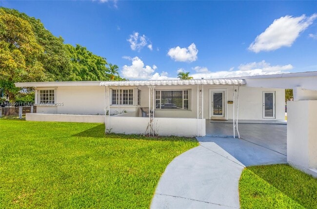 Building Photo - 1700 N Treasure Dr Rental