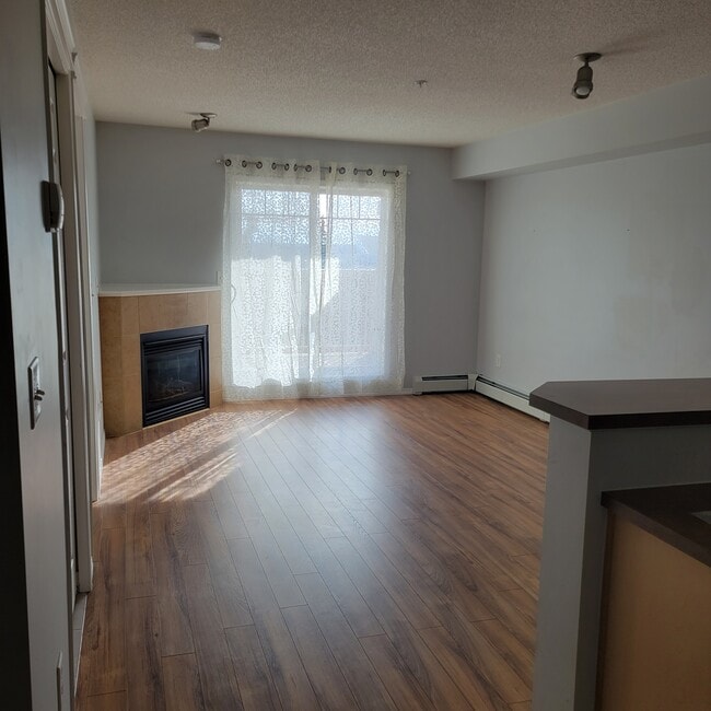 Building Photo - 70-6170 Panamount Dr NW