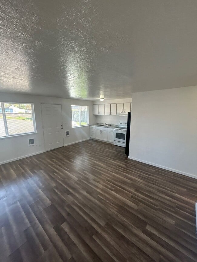 Photo - 576 Hill St SE Unit B