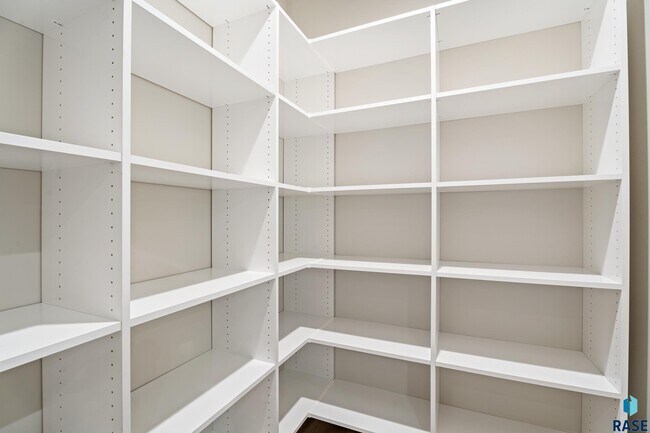 Photo - 1107 S Foss Ave