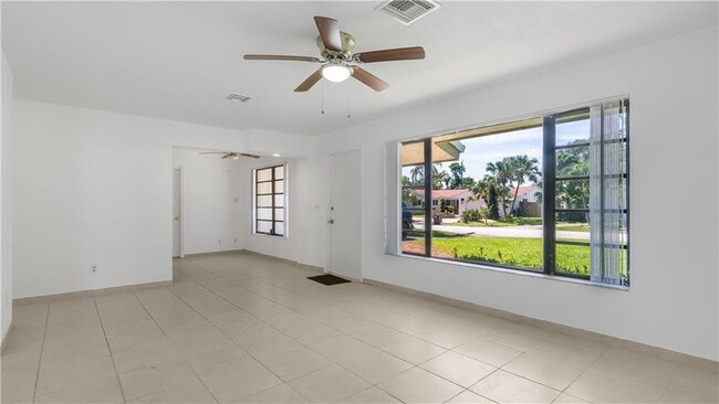 Photo - 2161 NE 35th St