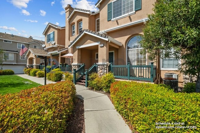 Photo - 2018 Swan St