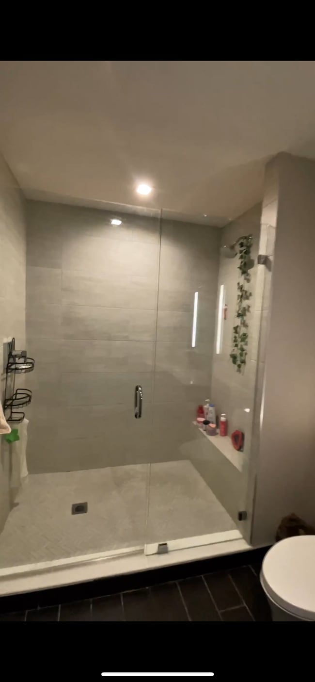 Photo - 526 NE 8th St Unidad Luxurious Condo