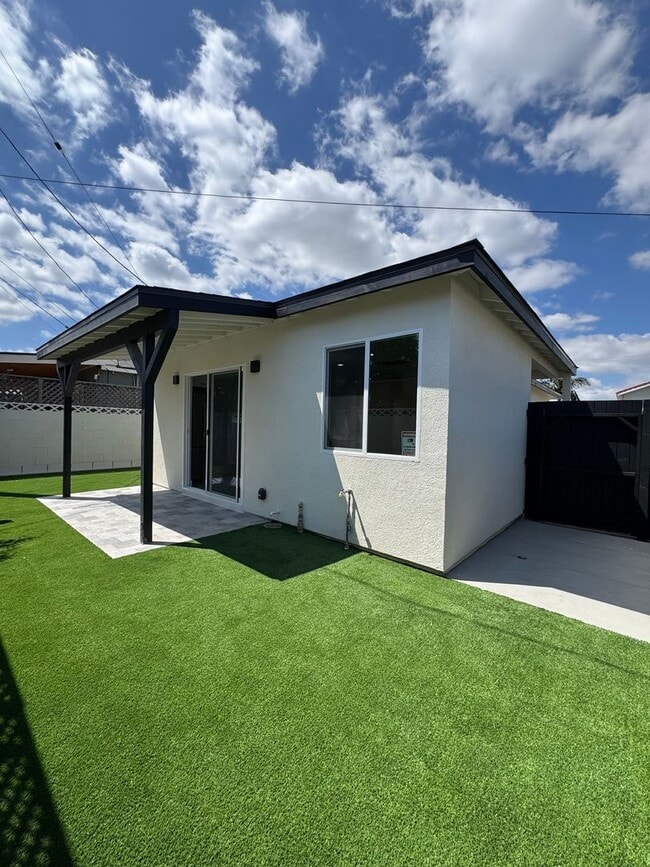 Photo - 1005 N Grand St