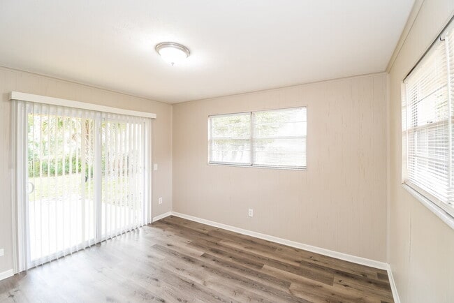 Photo - 4415 Argentine Dr N