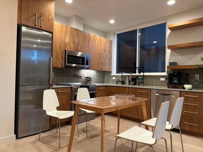 Photo - 152 21st Ave E