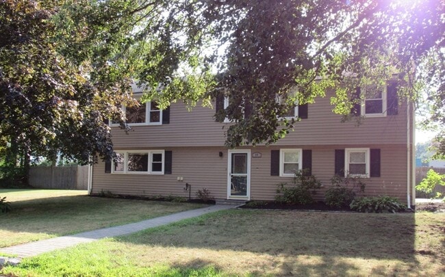 Building Photo - 28 Knight Rd Rental