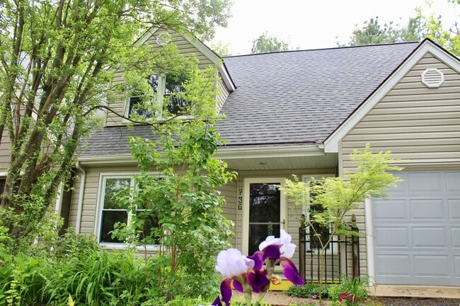 Photo - 736 Woodland Dr