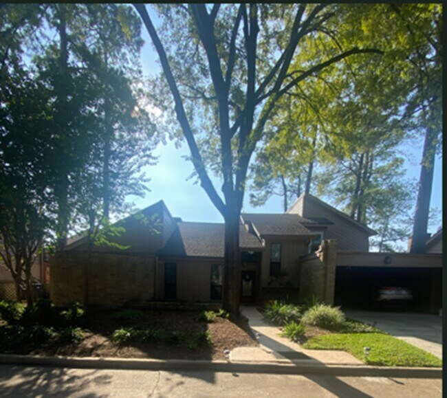 Photo - 179 Old Bridge Lake St