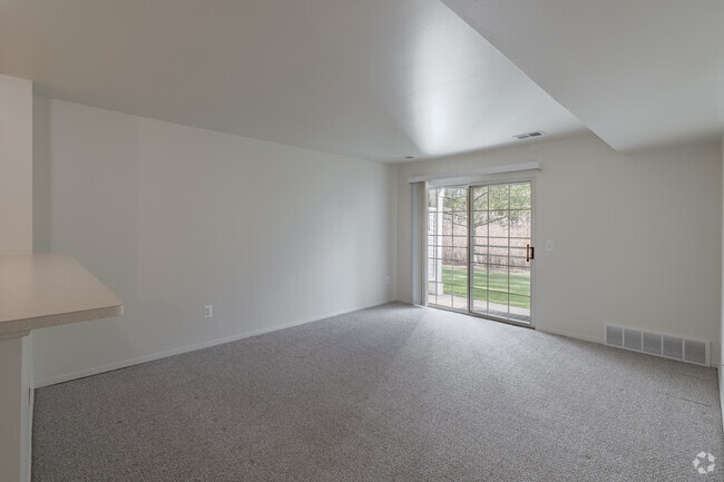 1BR, 1BA - 900SF - Living Room