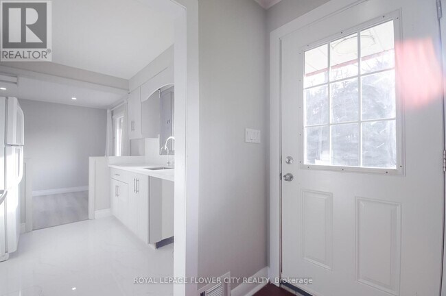 Photo - 7555 Old Church Rd
