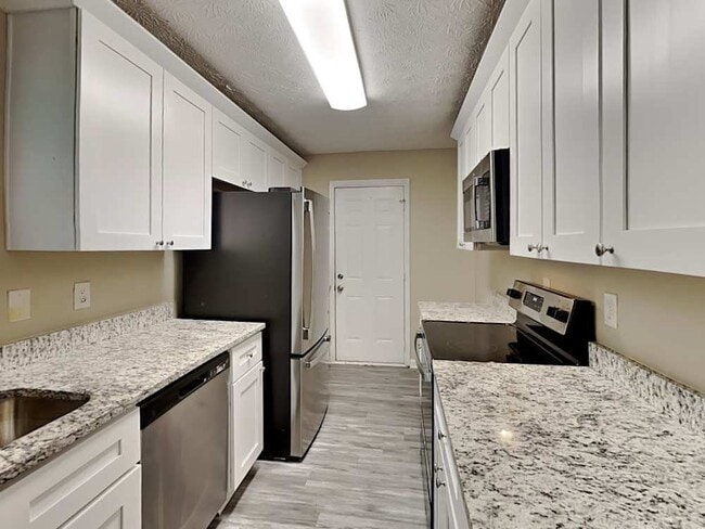 211 Hunt Ridge Dr